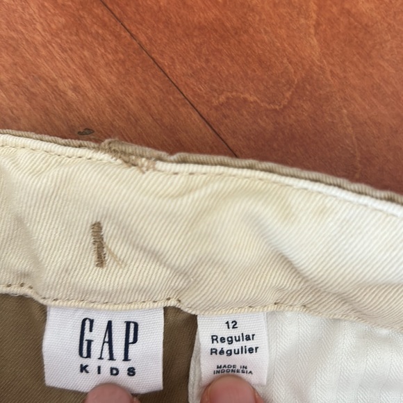 Boys Gap khaki pants. Size 12 - Picture 3 of 5